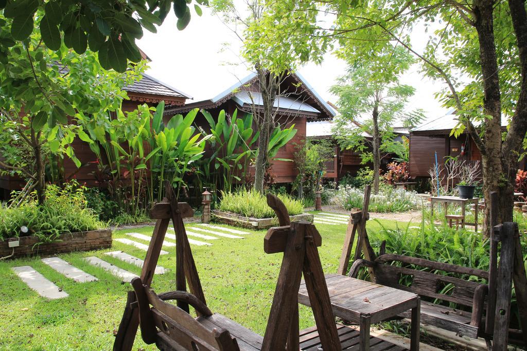 Huan Aumpron Resort Phrae Exterior foto